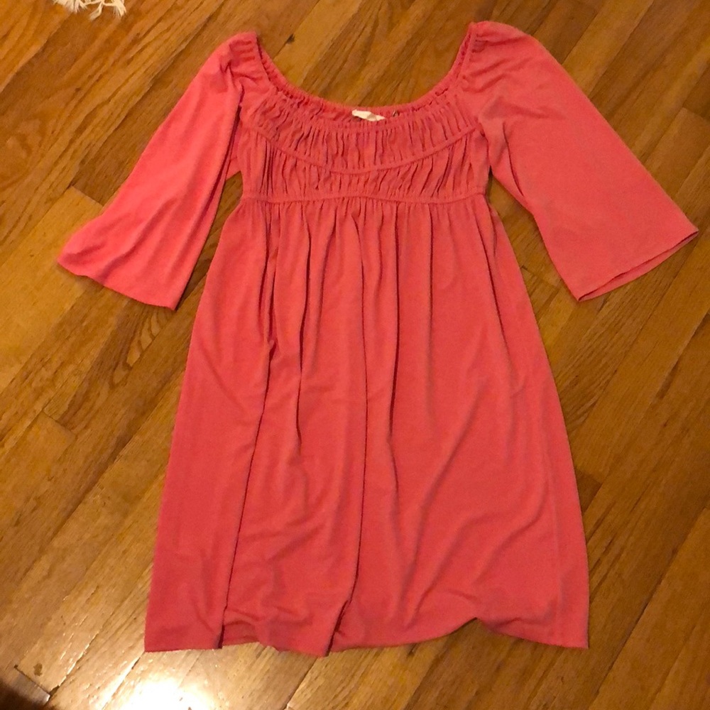 Adorable dress. Very flattering